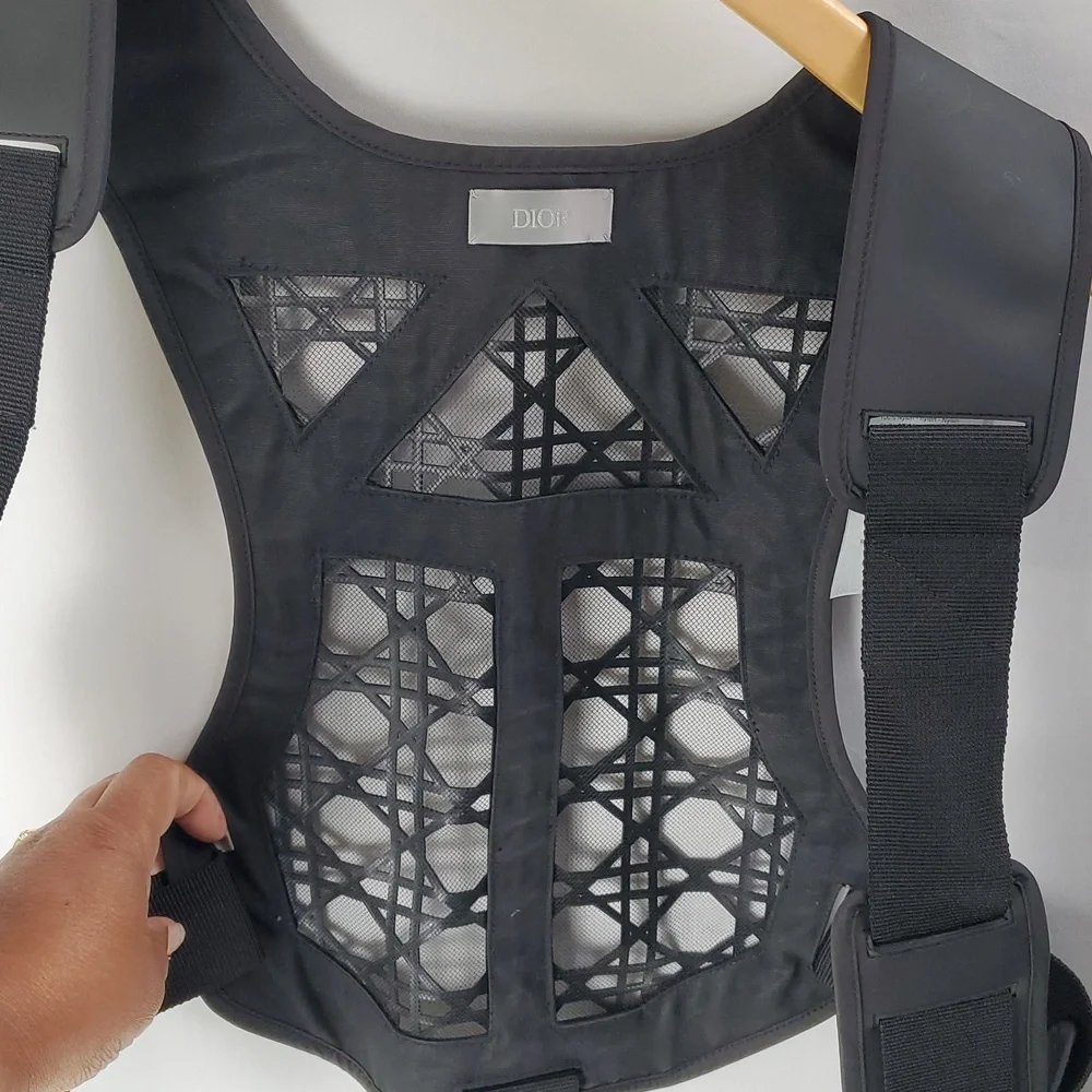 Dior Designer 2019 Black Tactical Harness Vest Sz S Luxury Streetwear - Picture 14 of 14